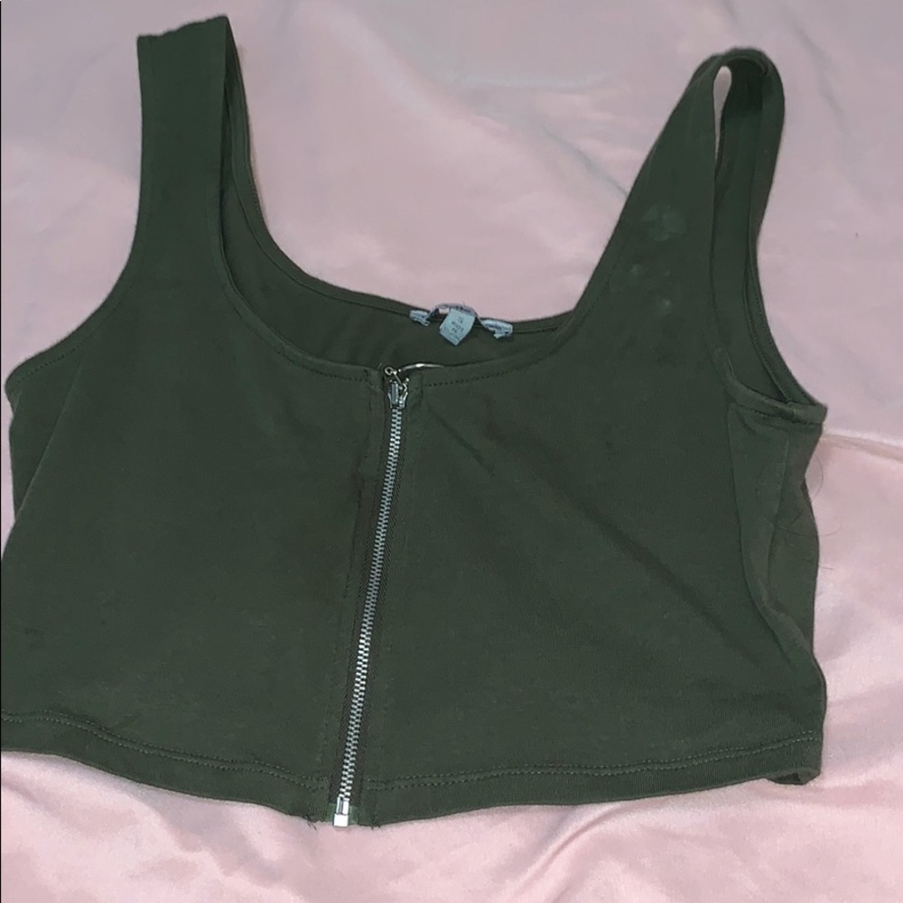 Crop top